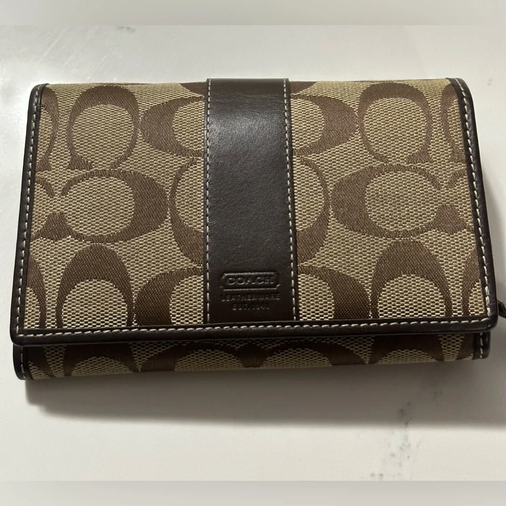 COACH WALLET/NWOT - Picture 1 of 10